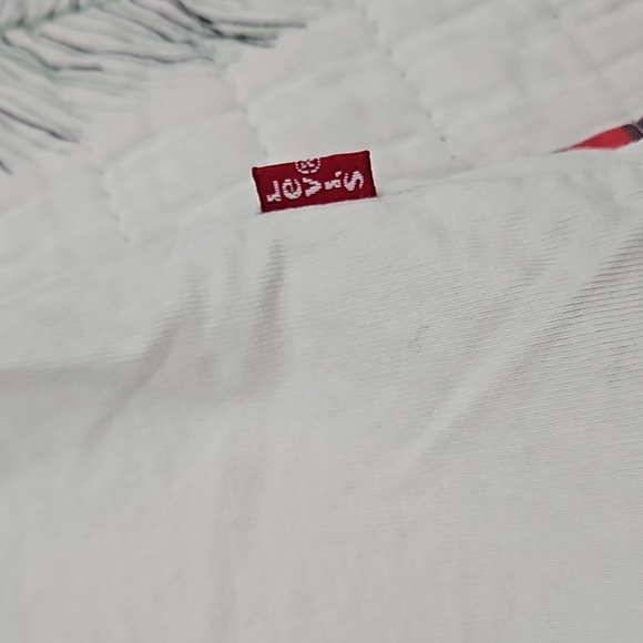 Levi's Western wear crop tee Like new condition M cactus design - Picture 6 of 7